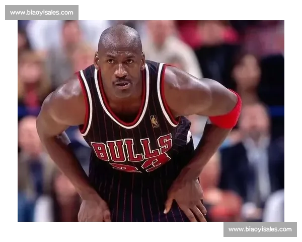 四将离队双核拖累，NBA 超巨有望逃离解体雄鹿